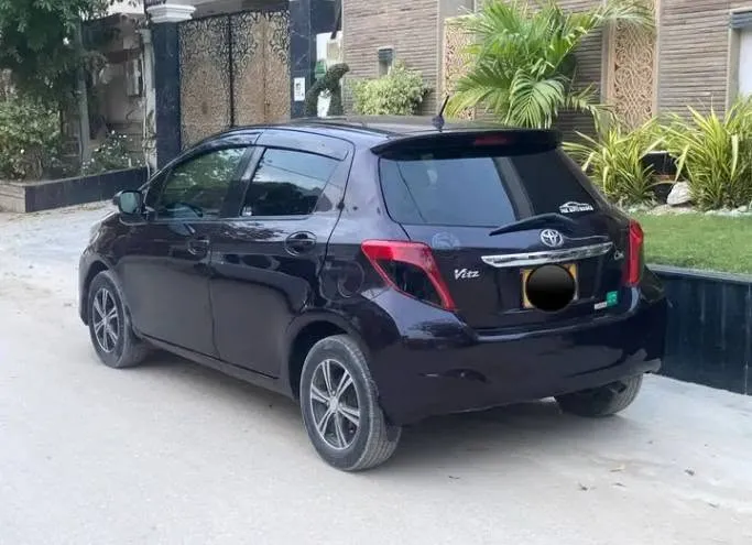 Toyota Vitz 1.0 Jewela For Sale in Gulshan-e-Iqbal | KarachiAds - photo 2