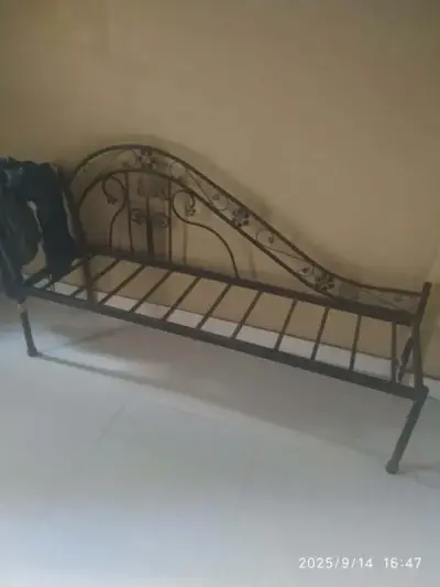 Metal Sofa For Sale in Ranchore Lines, Karachi