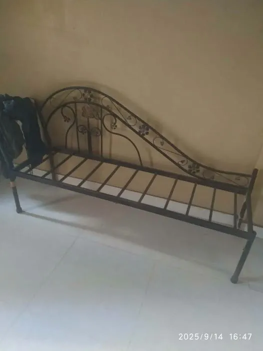 Metal Sofa For Sale in Ranchore Lines, Karachi - photo 1