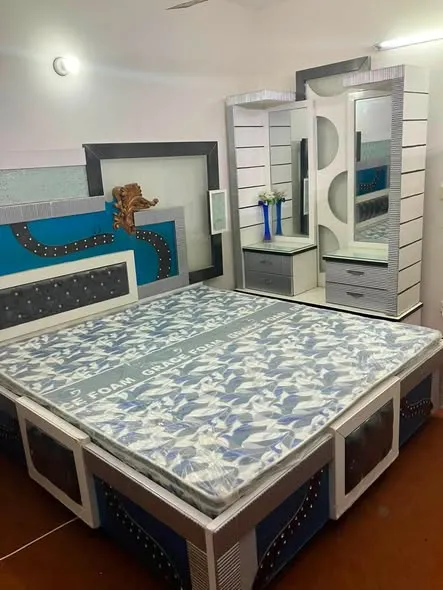 luxury bedroom set available For Sale in Gulshan-e-Iqbal | Karachi Ads - photo 3
