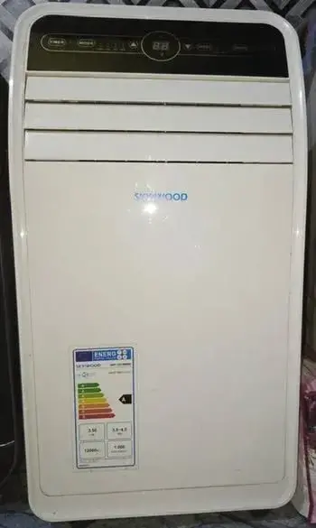 1 Ton Protable Floor Standing AC - For Sale in Bin Qasim Town, Karachi