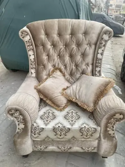 10 seater sofa set For Sale in DHA Defence Phase 7 | Karachi Ads