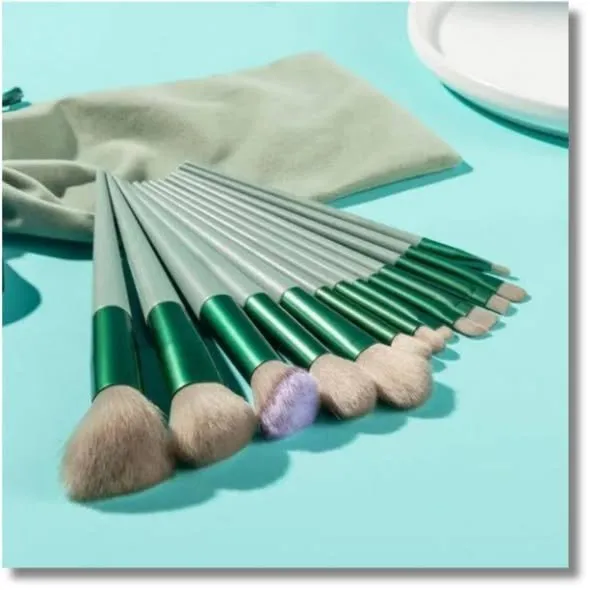 13-Piece Makeup Brush Set 💄 - photo 2