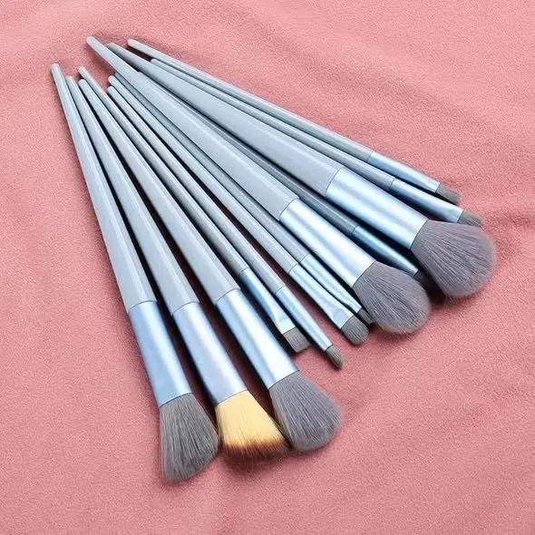 13-Piece Makeup Brush Set 💄 - photo 4