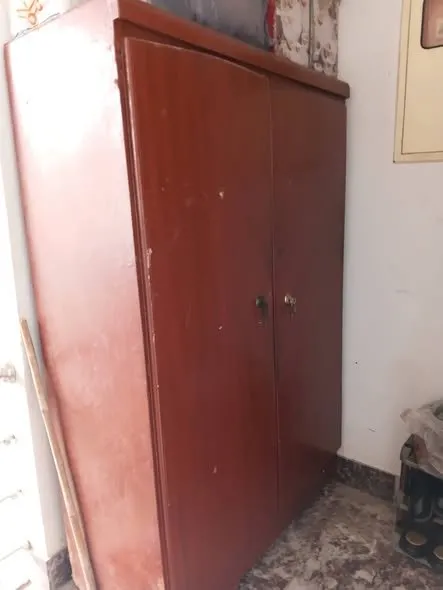 2 door wooden cupboard Good quality wood - photo 1