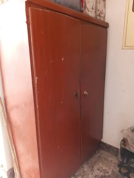2 door wooden cupboard Good quality wood - photo 3