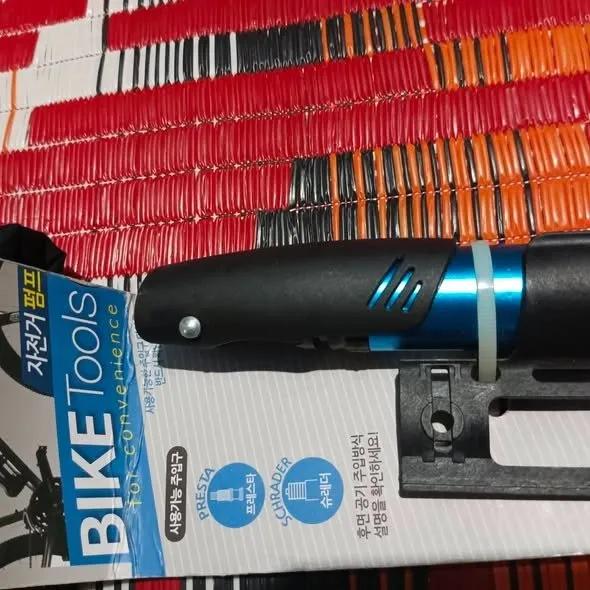 Bicycle air pumps available... Portable and brand new... - photo 1