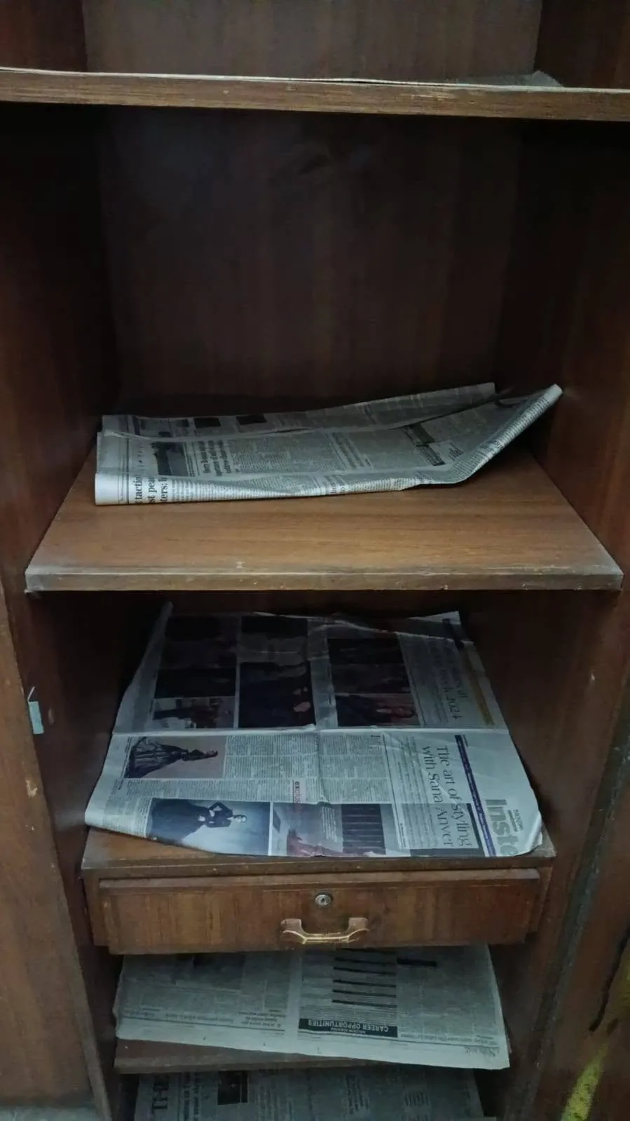 3 door wooden Cupboard For sale - photo 5