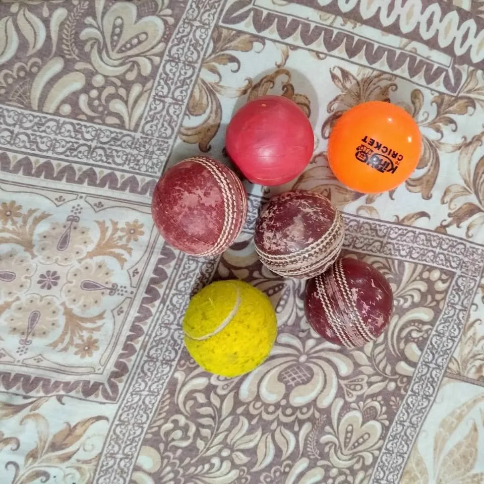 3 hard cricket ball and 3 tape ball - photo 1
