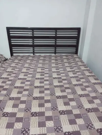 Iron bed brand new just few days use hy 5 by 6 ka size with out mattress For Sale in Jacob Lines, Karachi - photo 3