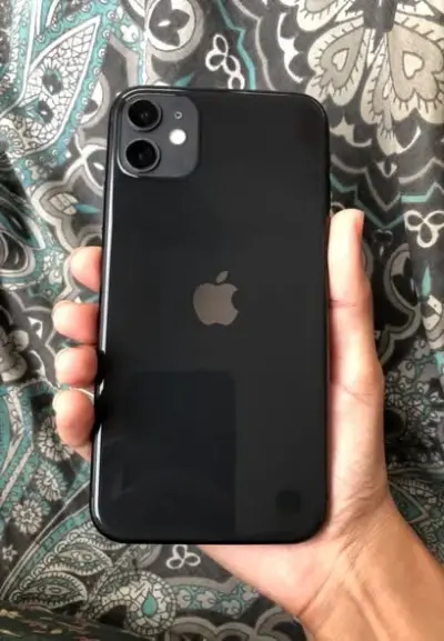 iPhone 11 For Sale in Korangi | KarachiAds