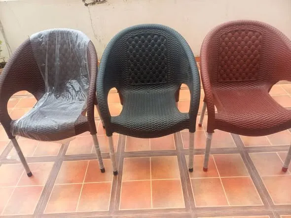 4 chairs 1 table easy to move - photo 3