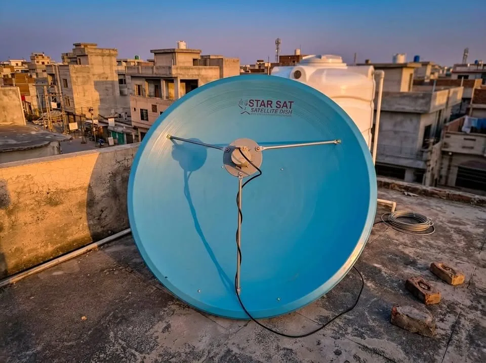 4 Feet Dish Antennas with Complete set For Sale in New Karachi, Karachi - photo 1