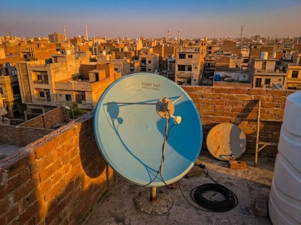 4 Feet Dish Antennas with Complete set For Sale in New Karachi, Karachi - photo 2