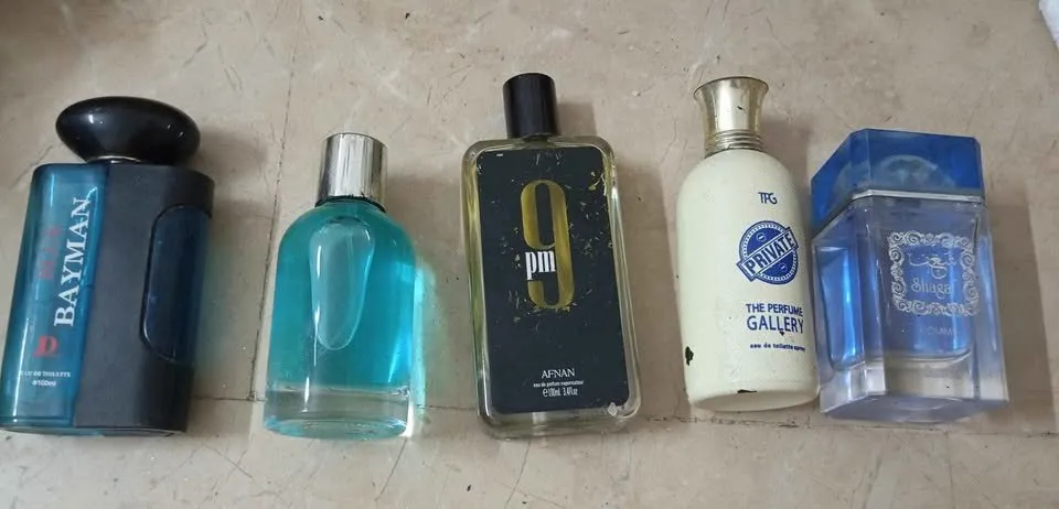 5 PERFUMES - photo 2