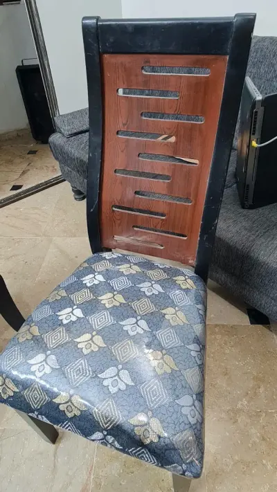 6-Seater Dining Table For Sale in Gulistan-e-Jauhar | Karachi Ads