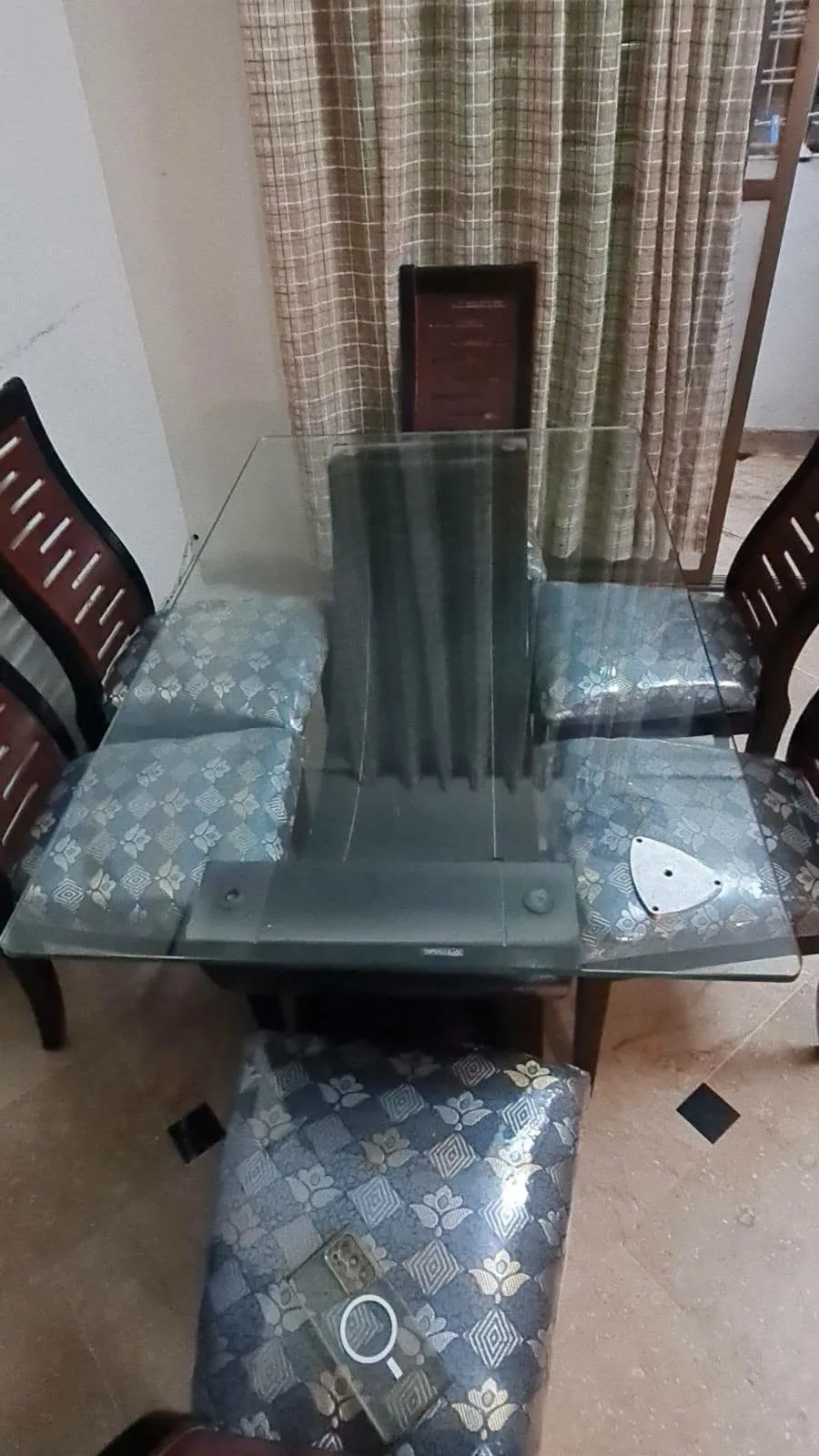 6-Seater Dining Table For Sale in Gulistan-e-Jauhar | Karachi Ads - photo 2