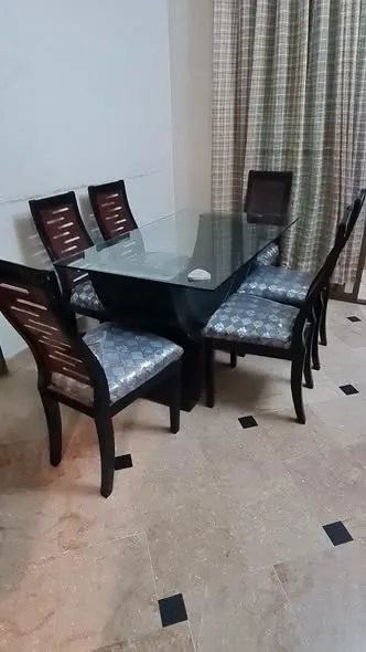 6-Seater Dining Table For Sale in Gulistan-e-Jauhar | Karachi Ads - photo 3