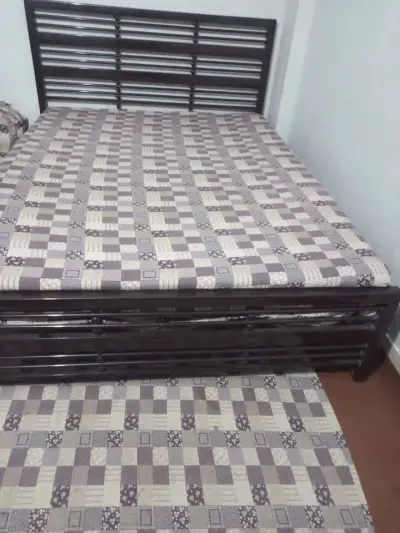 Iron bed brand new just few days use hy 5 by 6 ka size with out mattress For Sale in Jacob Lines, Karachi