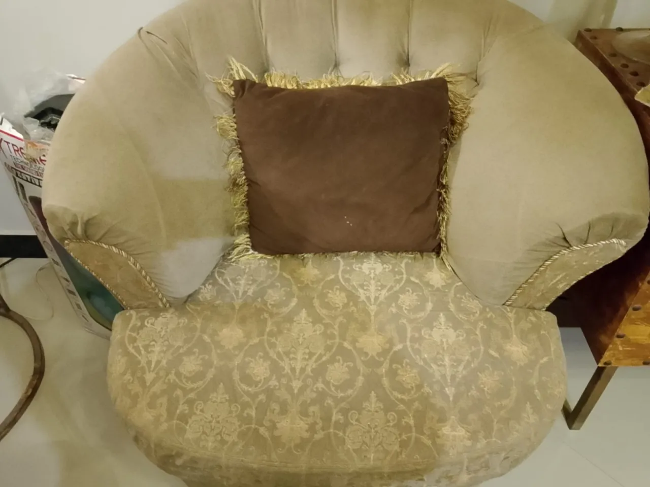 π 7-Seater Luxury Sofa Set (Like New) - Urgent Sale! π - photo 1