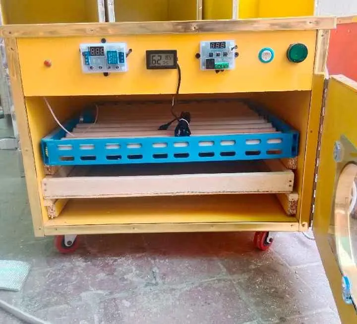 70 to 80 eggs automatic incubator For Sale in Gulistan-e-Jauhar | Karachi Ads - photo 1