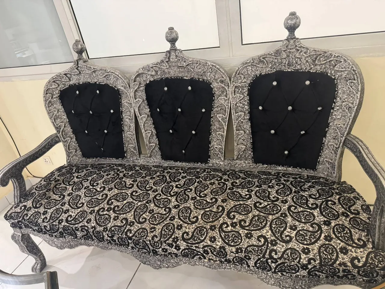 9 seater sofa For Sale in DHA Defence Phase 6 | Karachi Ads - photo 2