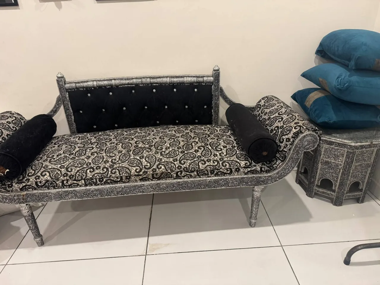 9 seater sofa For Sale in DHA Defence Phase 6 | Karachi Ads - photo 3