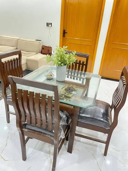 4 seater wooden Dining Table - photo 2