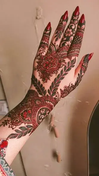 Aim's_Henna ✨ Professional Henna Services in Karachi