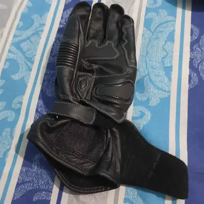 Alpinestars riding safety gloves For Sale in North Karachi | Karachi Ads - photo 3