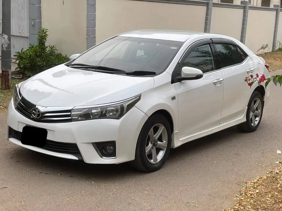 Altis Grande 1.8 hardtop 2014/2015 For Sale in Malir Cantt | Karachi Ads - photo 3