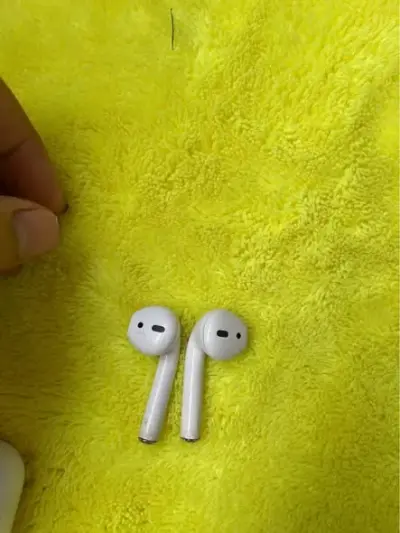 Apple airpods 2nd generation For Sale in Gulistan-e-Jauhar | Karachi Ads - photo 3