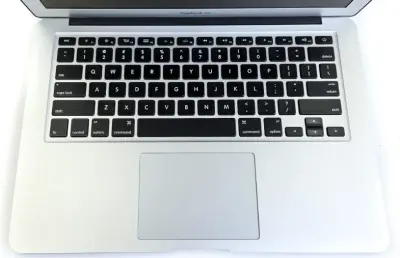 Apple MacBook Air 13-inch (Early 2015) Model Number: A1466 For Sale in Saddar, Karachi - photo 2