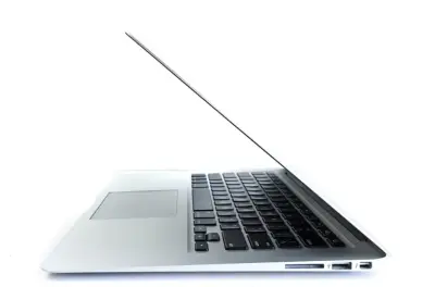 Apple MacBook Air 13-inch (Early 2015) Model Number: A1466 For Sale in Saddar, Karachi - photo 3