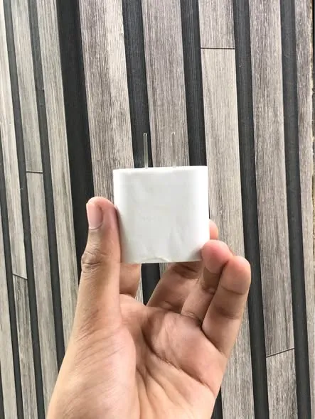 Apple Original Box pulled Out Adapter For Sale in Saddar | Karachi Ads - photo 2