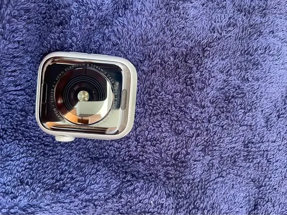 Apple Watch Series 4 40mm For Sale in Gulistan-e-Jauhar | Karachi Ads - photo 6
