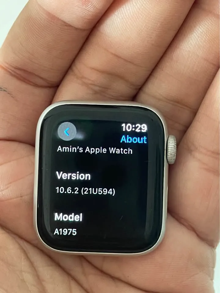 Apple Watch Series 4 40mm For Sale in Gulshan-e-Iqbal | Karachi Ads - photo 2