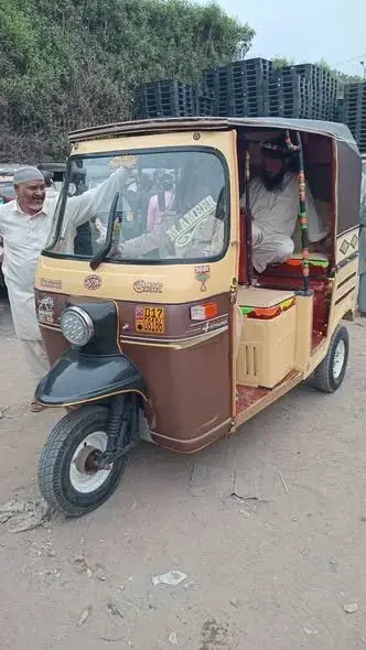 AUTO RICKSHAW 2017 MODEL SAZGAR MODIFIED RICKSHAW 10X10 CONDITION For Sale in Landhi | Karachi Ads