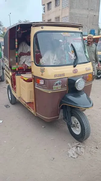 AUTO RICKSHAW 2017 MODEL SAZGAR MODIFIED RICKSHAW 10X10 CONDITION For Sale in Landhi | Karachi Ads - photo 2