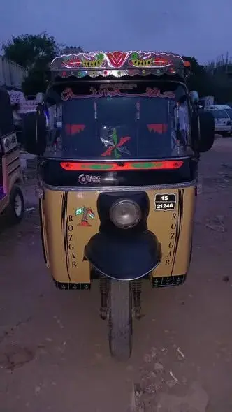 AUTO RICKSHAW ROZGAR 15 MODEL MODIFIED RICKSHAW For Sale in Korangi | Karachi Ads