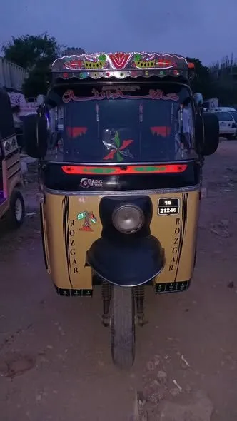 AUTO RICKSHAW ROZGAR 15 MODEL MODIFIED RICKSHAW For Sale in Korangi | Karachi Ads - photo 1