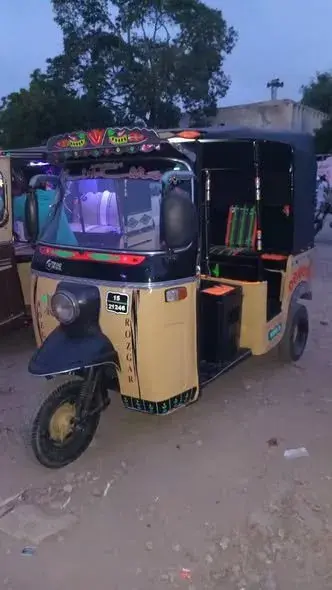 AUTO RICKSHAW ROZGAR 15 MODEL MODIFIED RICKSHAW For Sale in Korangi | Karachi Ads - photo 2