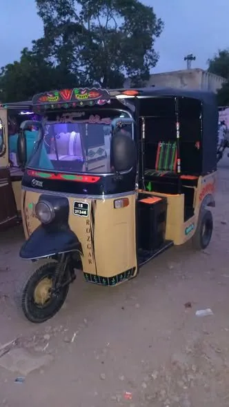 AUTO RICKSHAW ROZGAR 15 MODEL MODIFIED RICKSHAW For Sale in Korangi | Karachi Ads - photo 2
