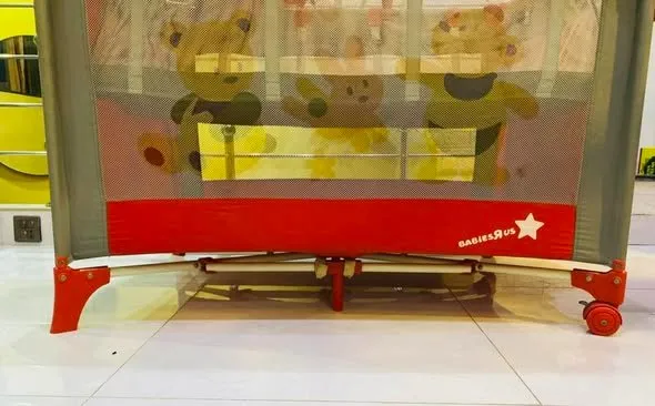 Baby playpen / play yard / sleeping cot available for sale - photo 2