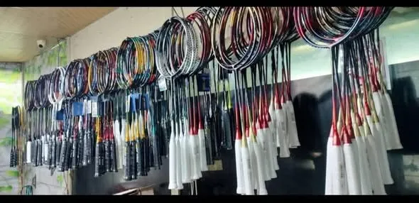 Badminton rackets available for sell in every price range - photo 2