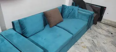 Beautiful Teal Velvet Sofa Set – Excellent Condition - photo 3