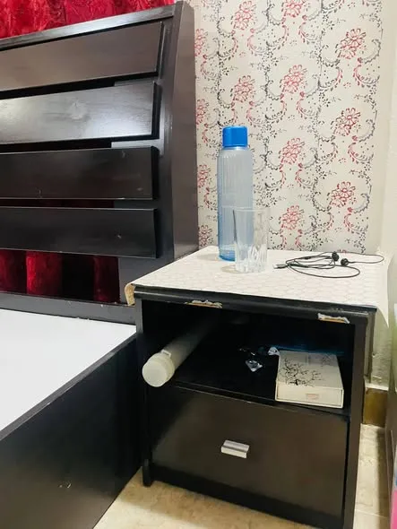 Bed+2 side table and wardrobes For Sale in Clifton Block 9 | Karachi Ads - photo 2