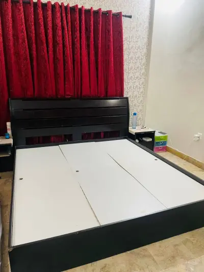 Bed+2 side table and wardrobes For Sale in Clifton Block 9 | Karachi Ads - photo 3