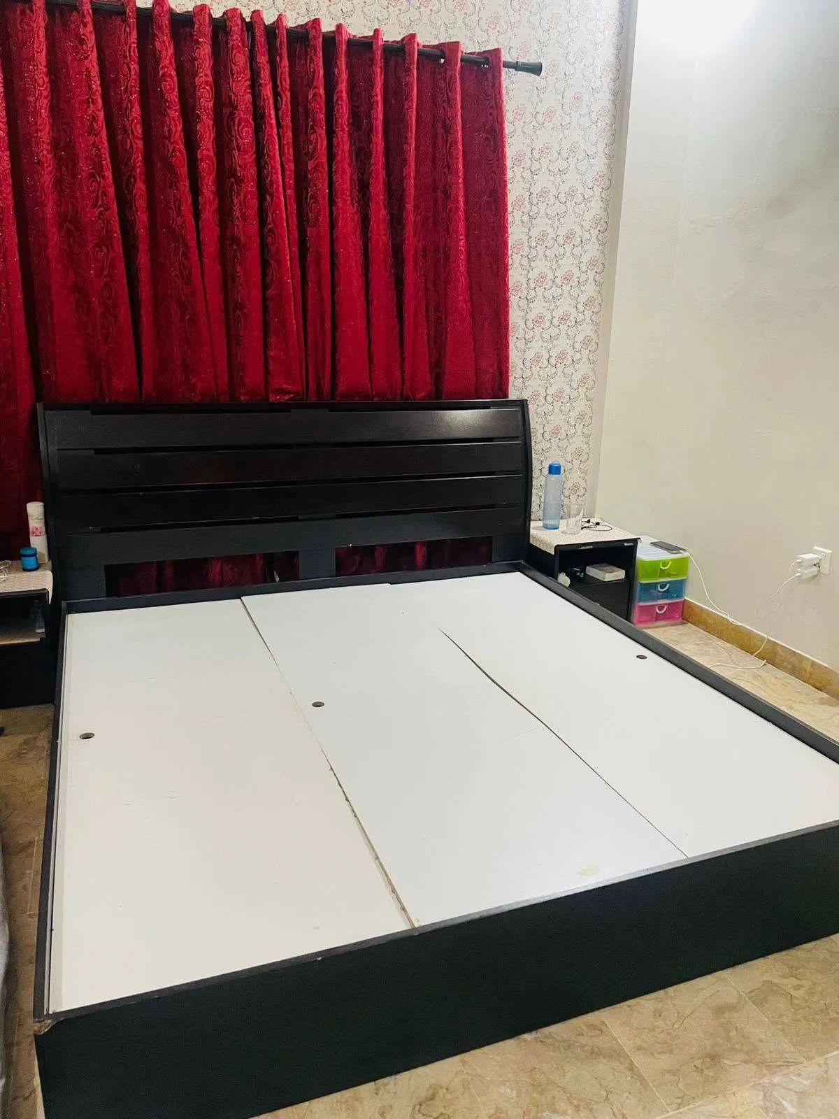 Bed+2 side table and wardrobes For Sale in Clifton Block 9 | Karachi Ads - photo 3