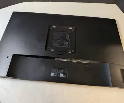 Borderless ! Dell 23" inch 1080 Full HD IPS LED For Sale in Bahadurabad, Karachi - photo 2